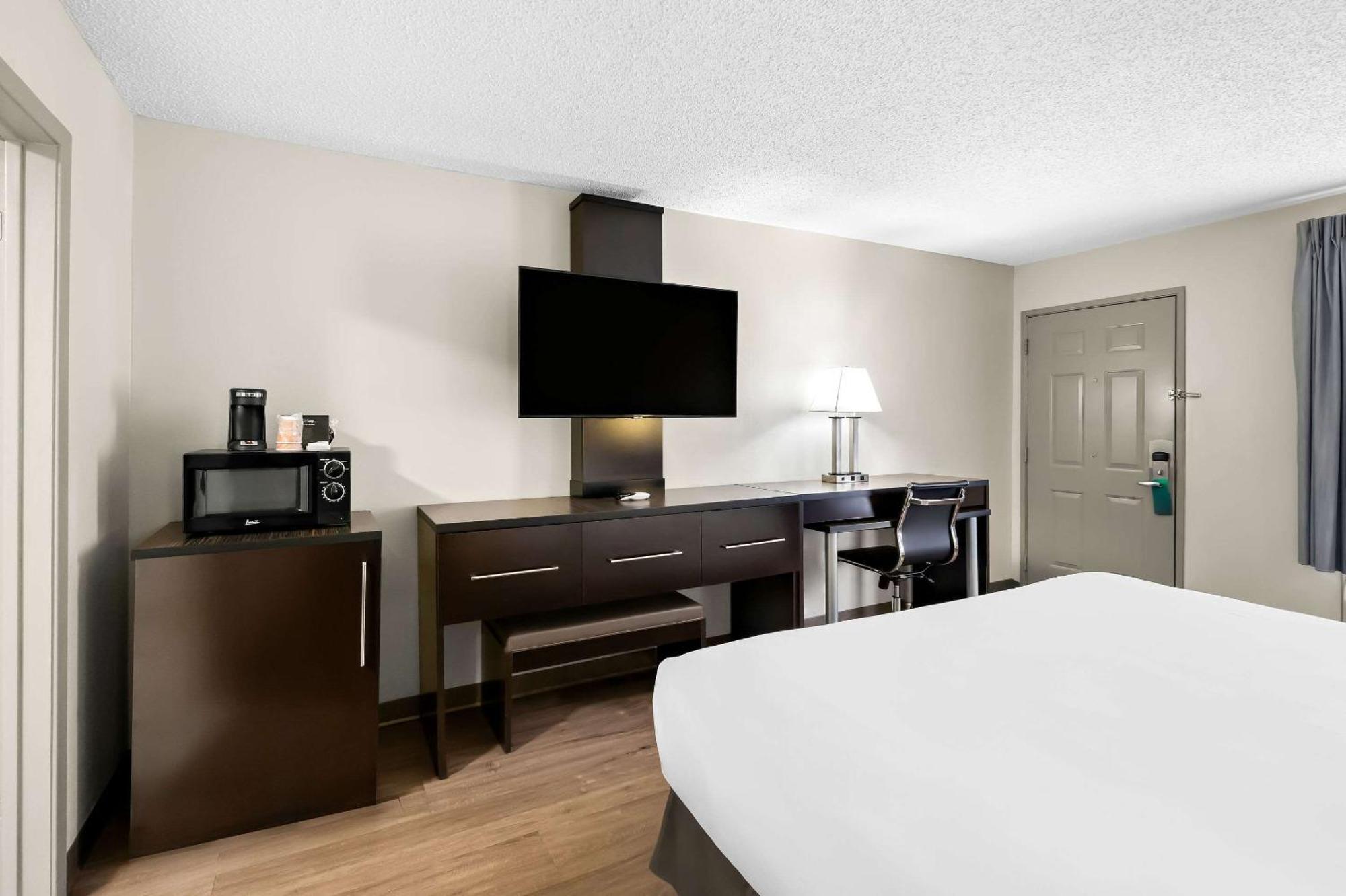Quality Inn & Suites Monticello Exterior photo